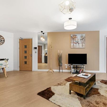 Modern 1 Bedroom Apartment In Woking Town Centre Esterno foto